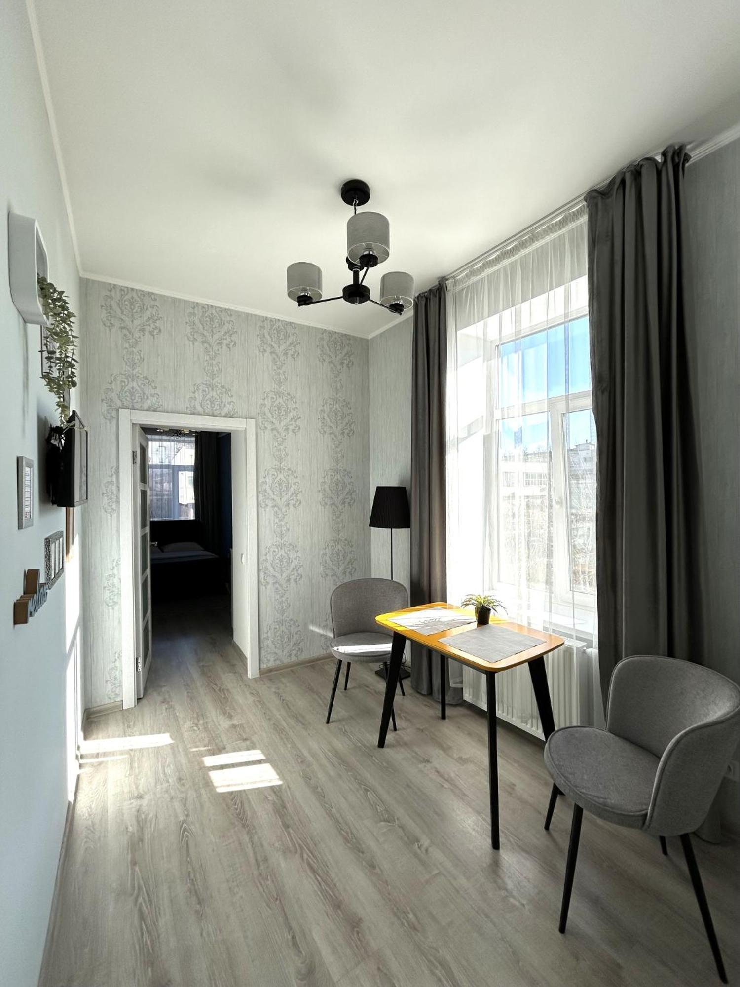Romantic Apartment In The Сity Сenter Lviv Exterior foto